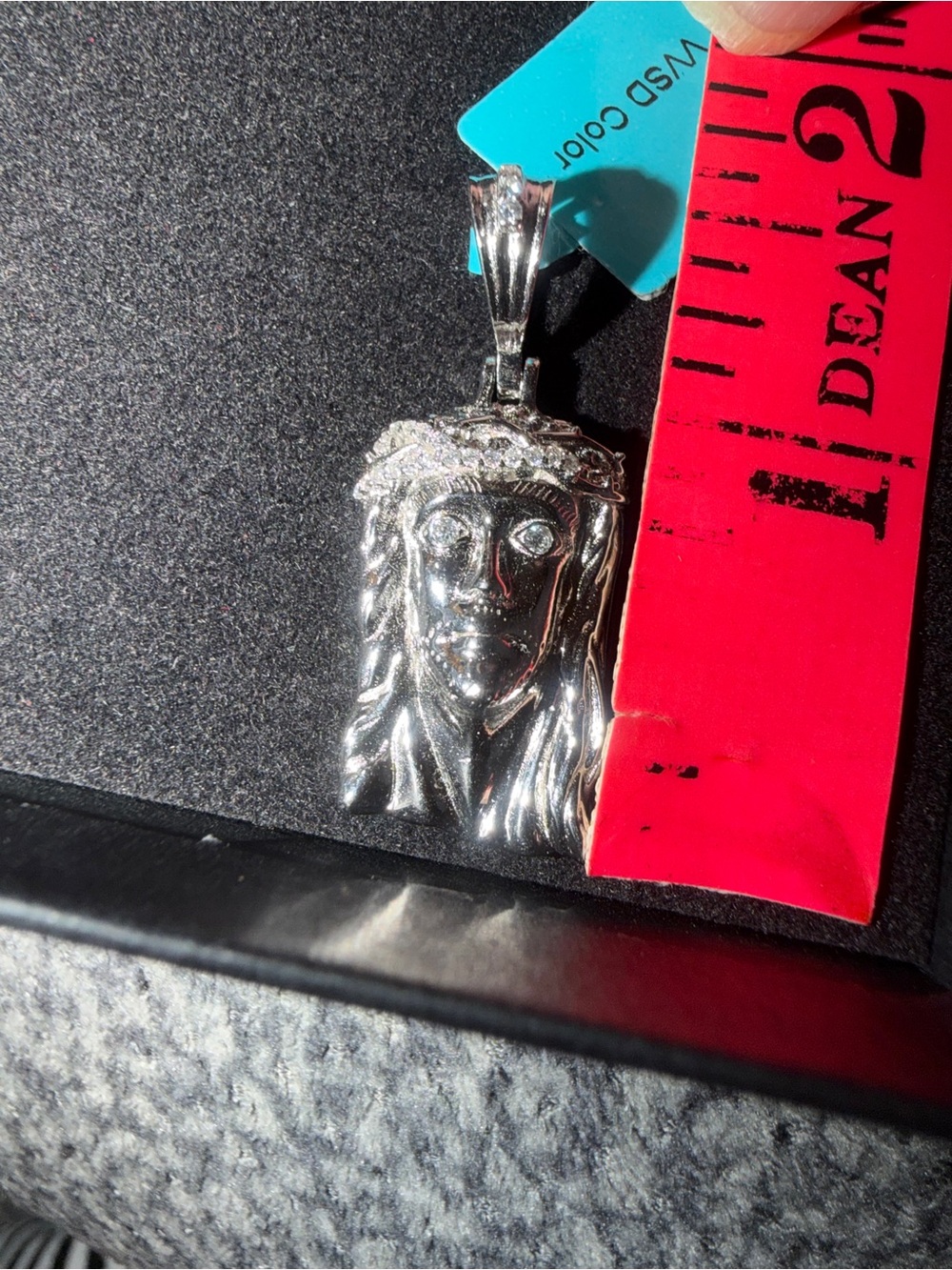 Jesus sterling silver 0.16 moissanite pendant - Picture 9 of 9